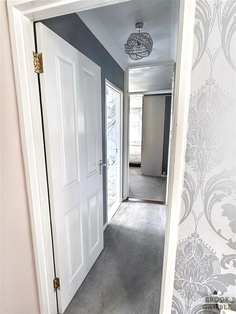 6 Bedroom House. Harley Shute Road in St. Leonards-On-Sea, 17